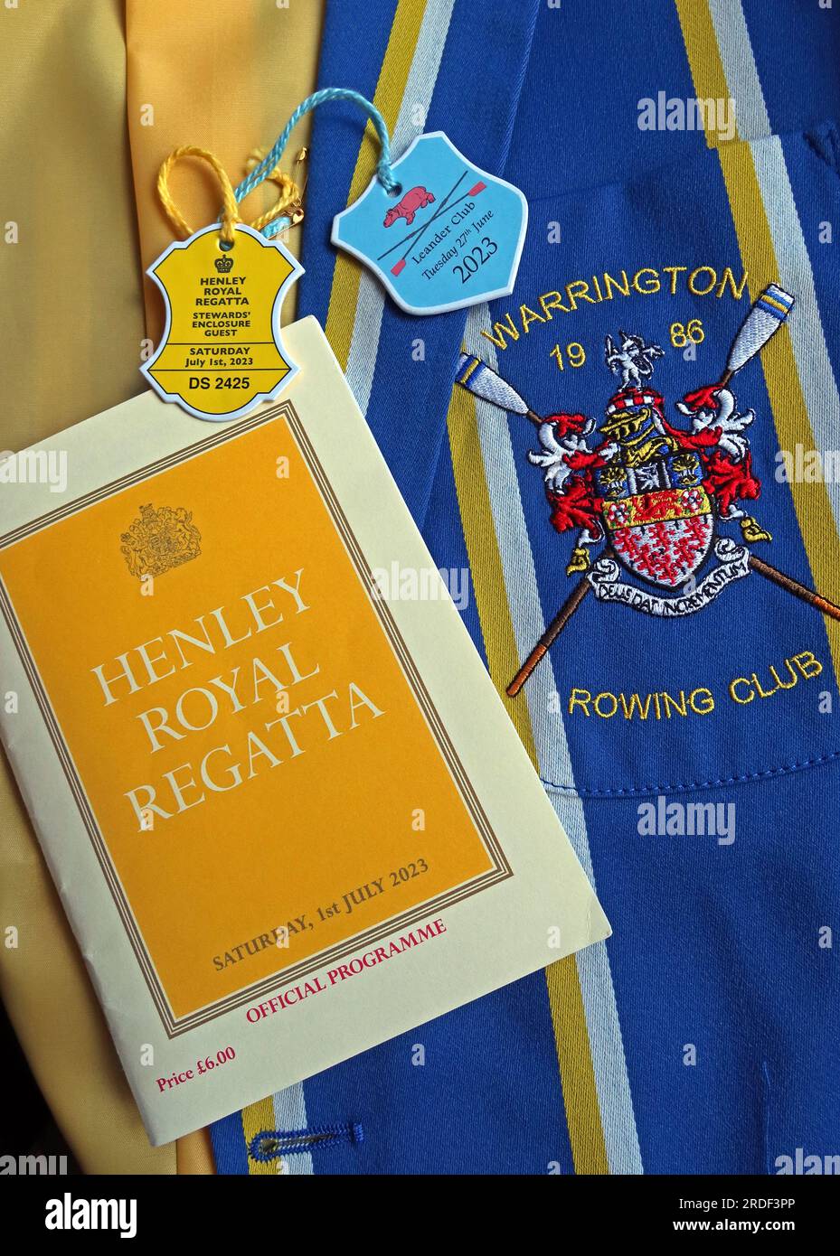 Regata reale Henley-on-Thames, blazer, programma ufficiale e ingresso al Leander Club e ospite nel recinto degli Stewards Foto Stock