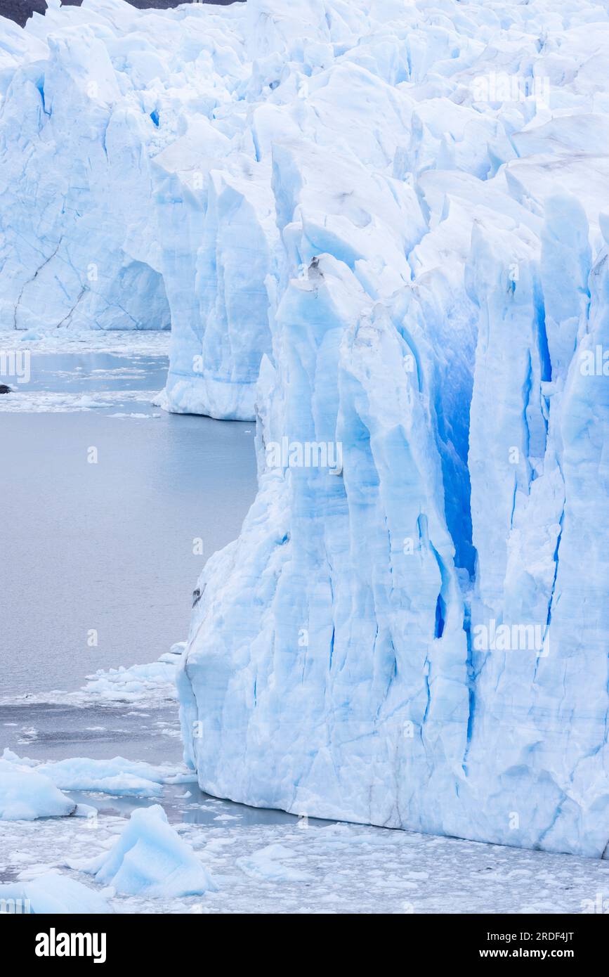 crepe e blu del ghiacciaio perito moreno Foto Stock
