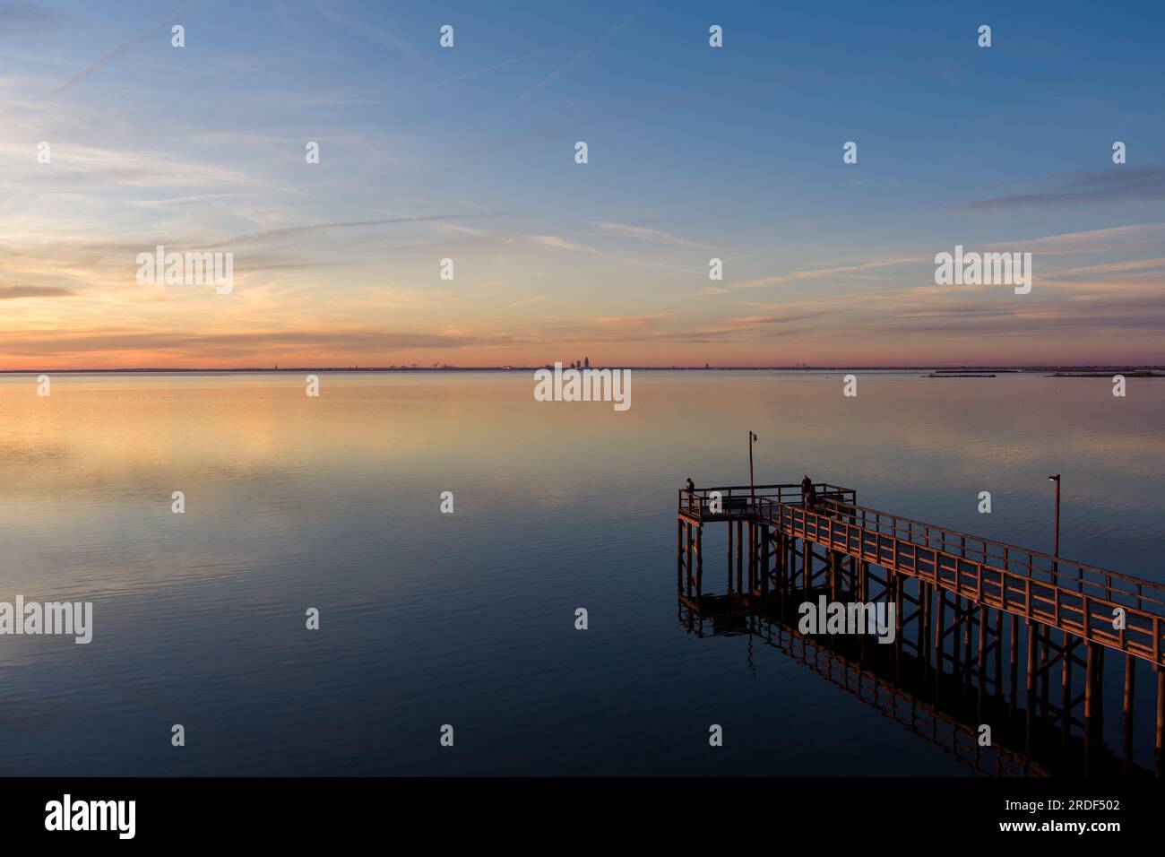 tramonto nel parco sulla baia di daphne, alabama Foto Stock