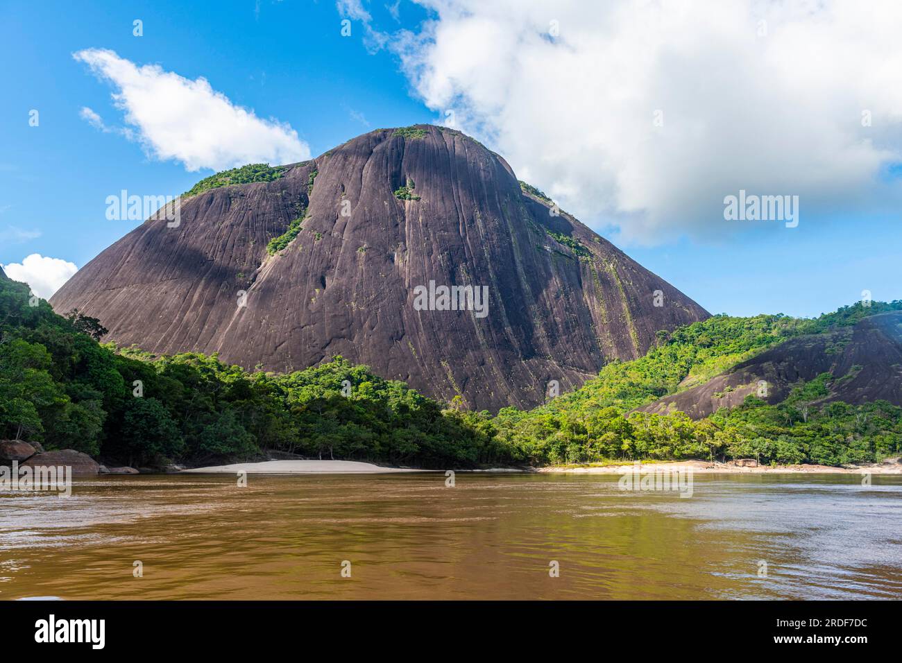 Enormi colline di granito, Cerros de Mavecure, Colombia orientale Foto Stock