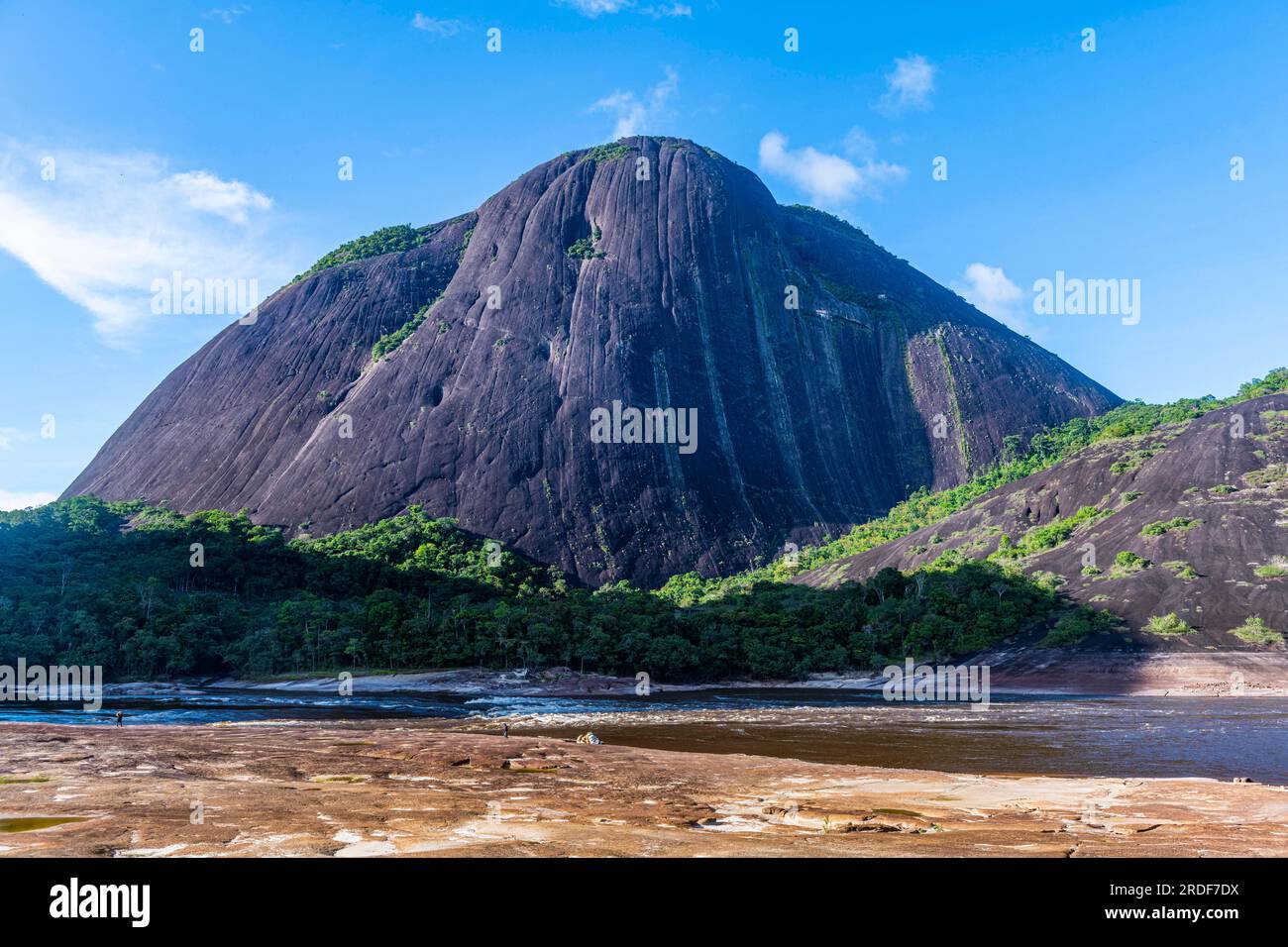 Enormi colline di granito, Cerros de Mavecure, Colombia orientale Foto Stock