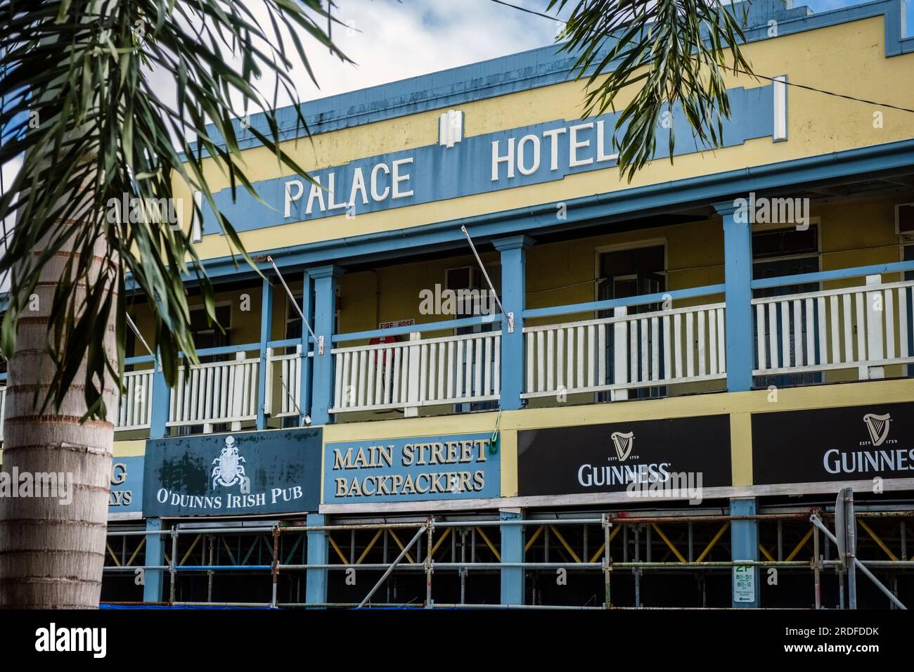 Il vecchio edificio del Palace Hotel, Main Street, Proserpine, Queensland, Australia Foto Stock