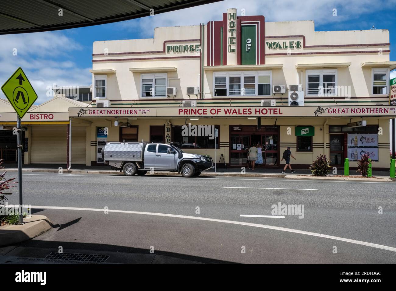 The Art Deco Prince of Wales Hotel, Main Street, Proserpine, Queensland, Australia Foto Stock