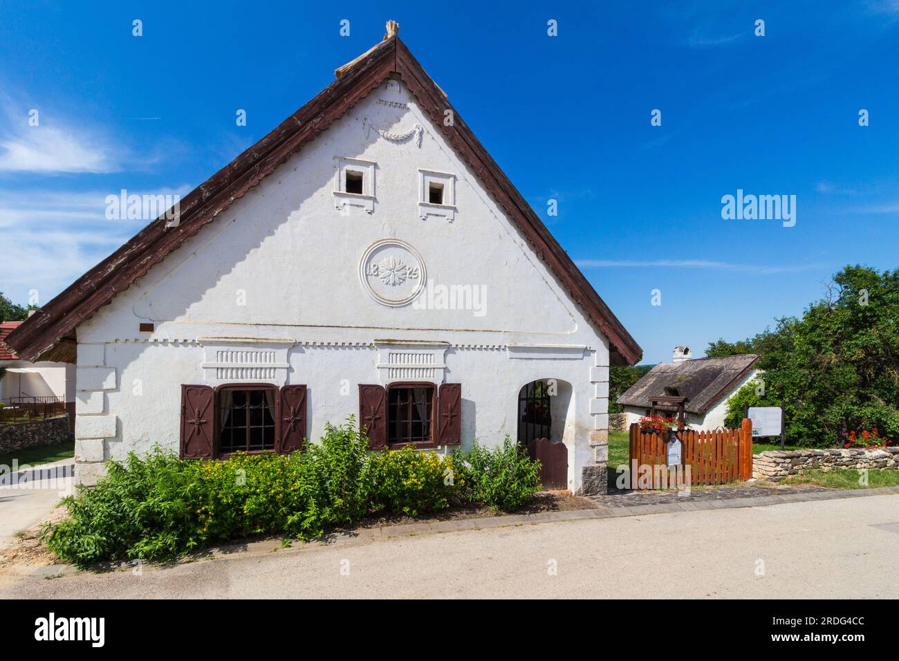 Museo etnografico rurale nella vecchia casa costruita nel 1825 a Nagyvazsony, Ungheria Foto Stock