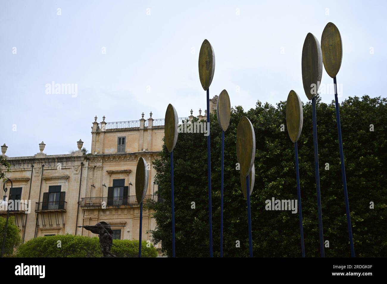 Veduta esterna del Palazzo Landolina di Sant’Alfano, splendido palazzo nobiliare realizzato dall’architetto Vincenzo Sinatra a noto in Sicilia, Foto Stock