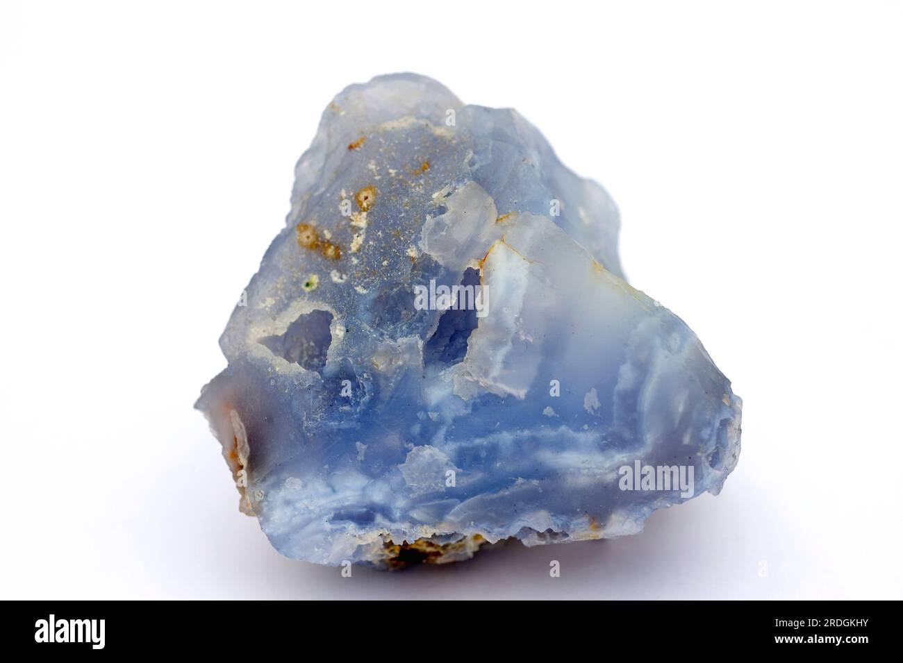 La calcedonia blu è una varietà criptocristallina di silice composta da due minerali, quarzo e moganite (diossido di silicio). Questo campione viene da Malaw Foto Stock