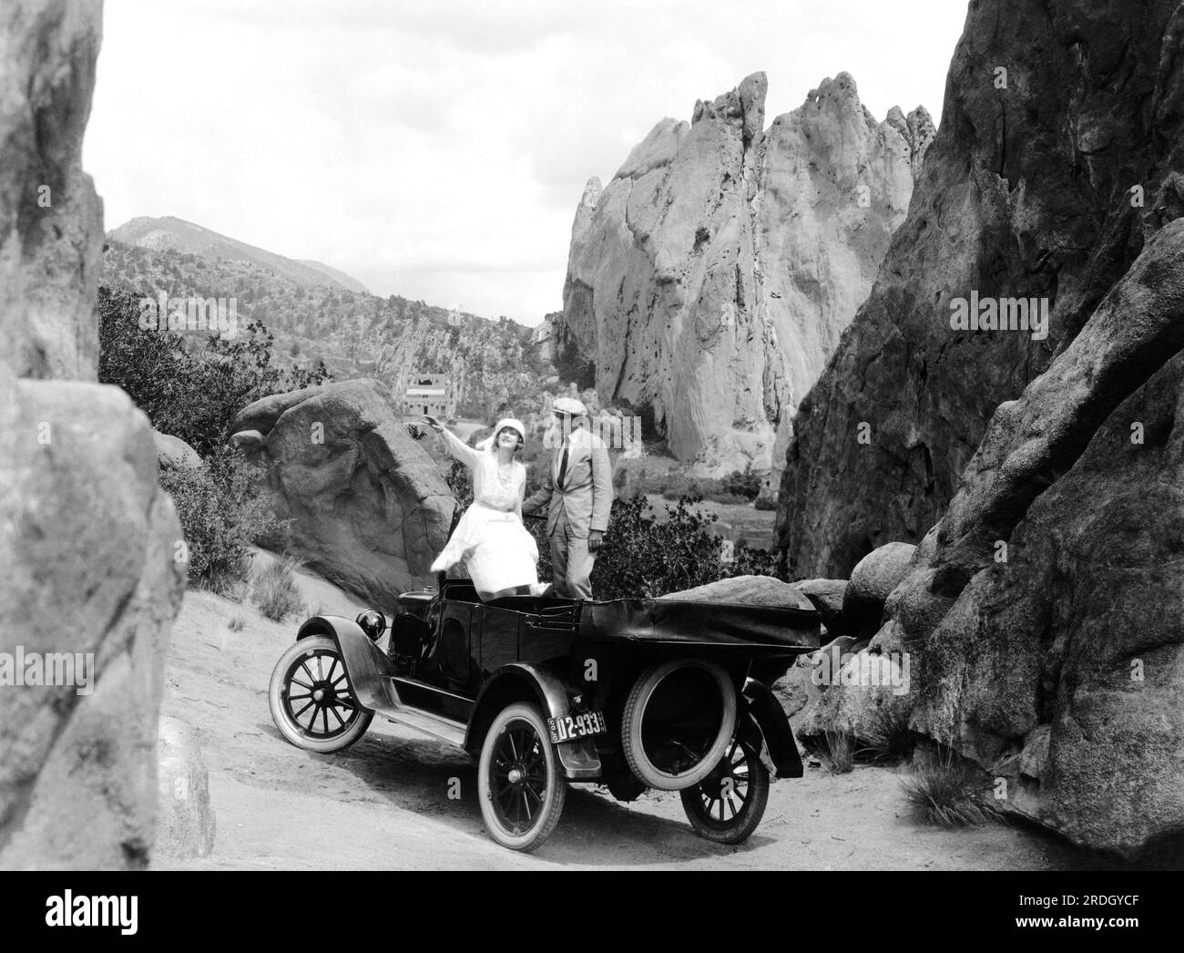 Hollywood, California: c. 1919 una coppia in un cortometraggio muto della serie Paramount Comedy Travels. Foto Stock