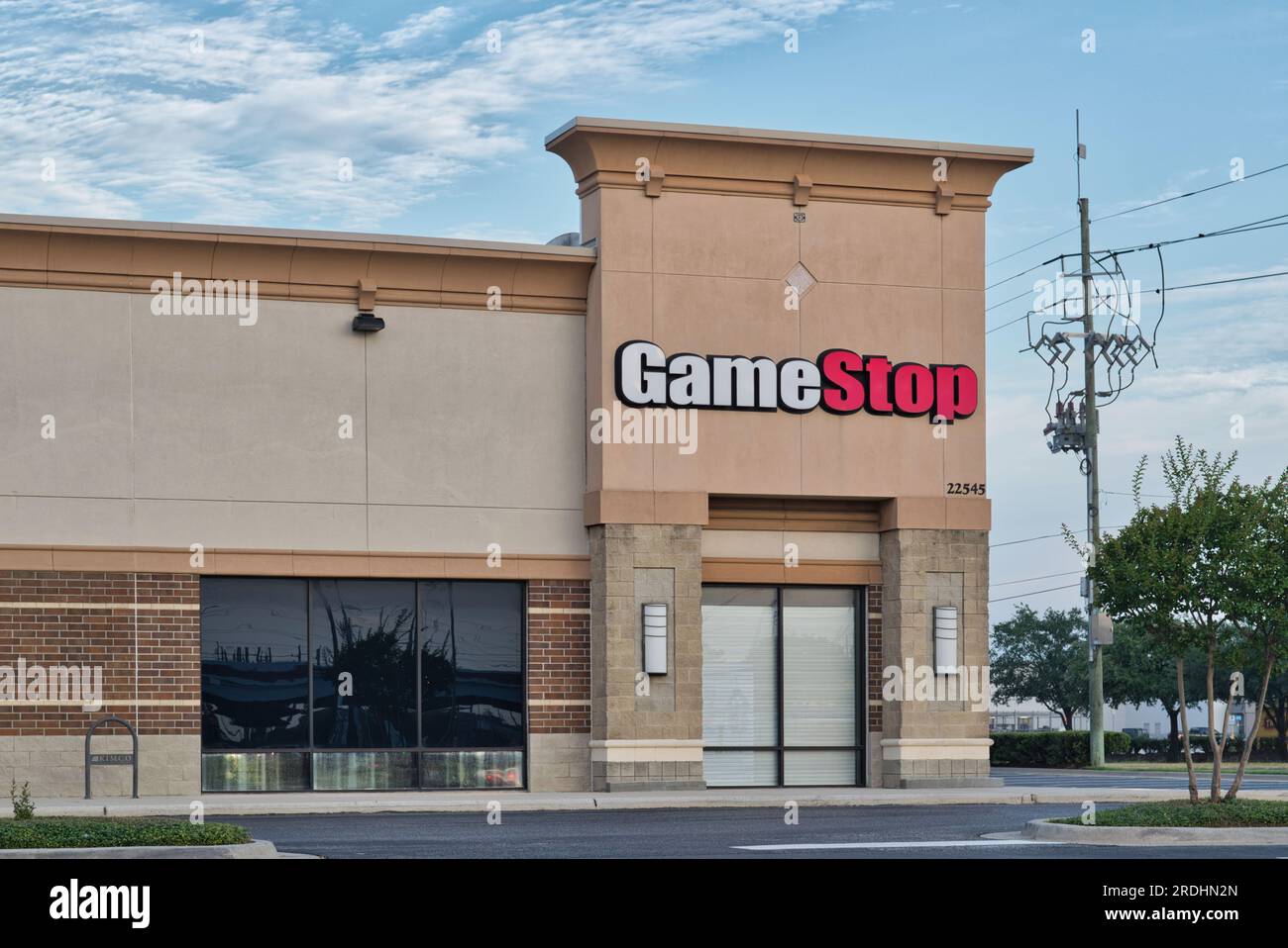 Houston, Texas USA 07-04-2023: Negozio outlet Game Stop a Houston, Texas. Rivenditore di merchandising per il gaming fondato nel 1984. Foto Stock