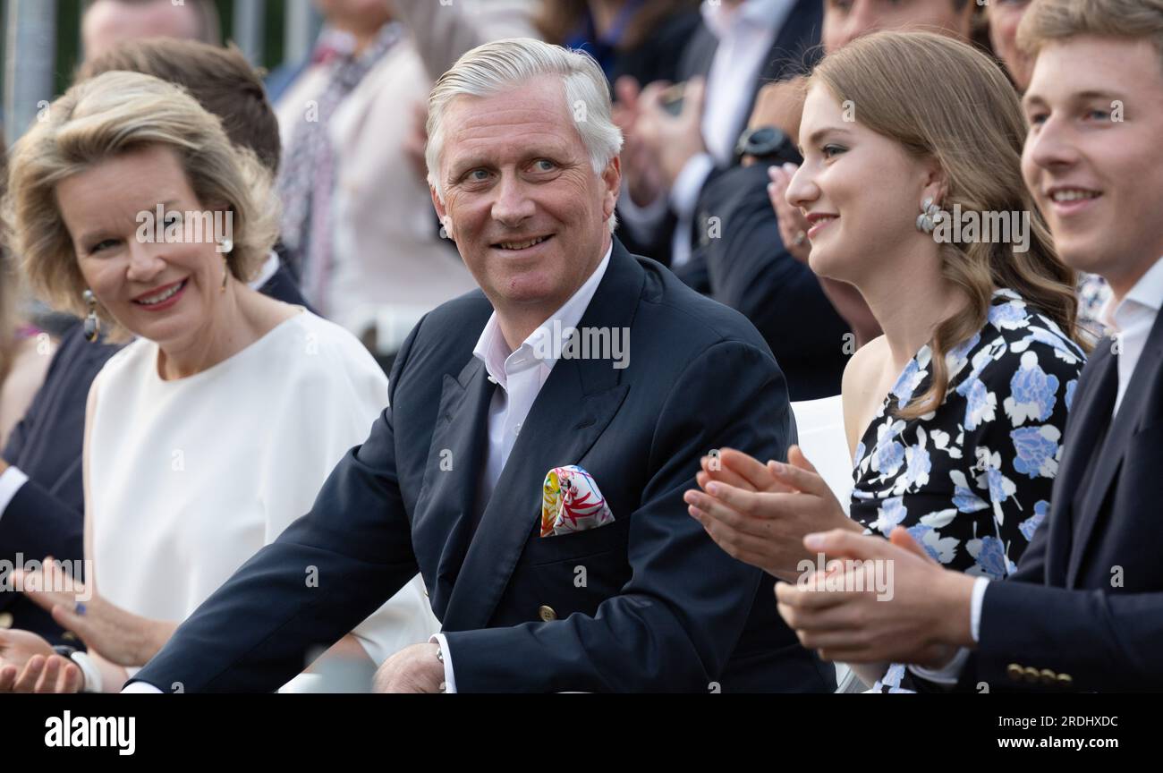 Bruxelles, Belgio. 21 luglio 2023. La Regina Matilde del Belgio, il Re Philippe-Filip del Belgio, la Principessa Elisabetta e il Principe Emmanuel assistono a una visita reale al concerto e ai fuochi d'artificio "il Belgio celebra - Belgie viert feest - la Belgique fait la fete", presso il Parc du Cinquantenaire - Jubelpark, La sera della giornata nazionale belga, a Bruxelles, venerdì 21 luglio 2023. BELGA PHOTO BENOIT DOPPAGNE Credit: Belga News Agency/Alamy Live News Foto Stock