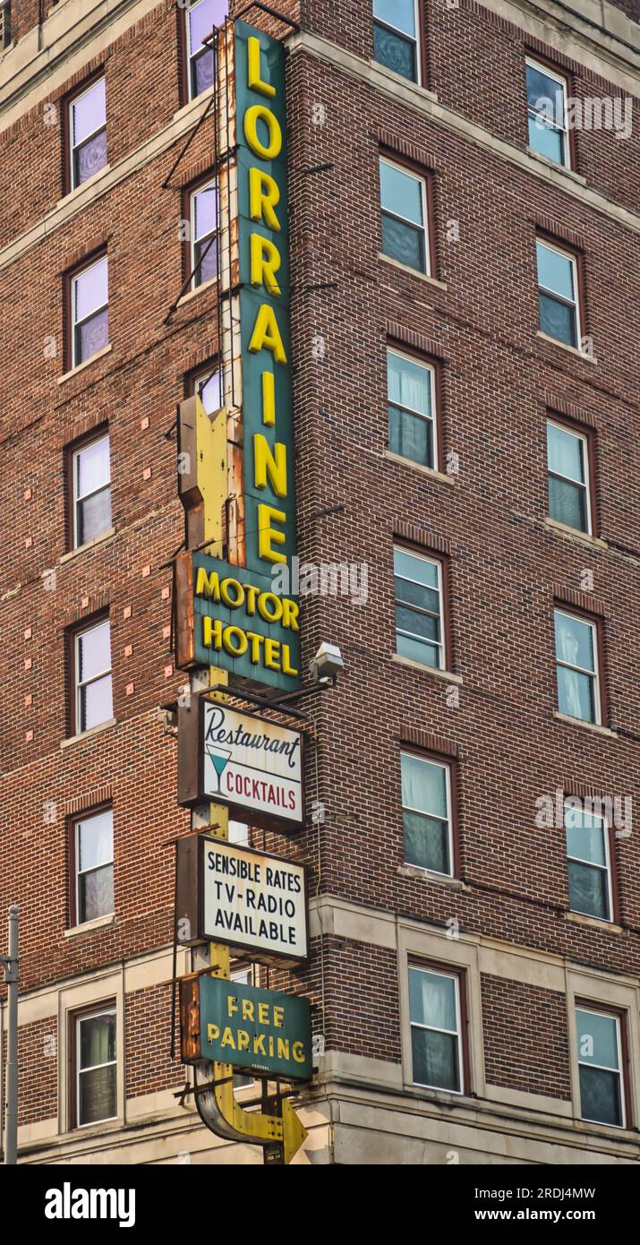 Lo storico Hotel Lorraine ha aperto nell'aprile 1925, su Jefferson Avenue alla 12th St, vicino al centro di Toledo, Ohio, USA 2023 Foto Stock