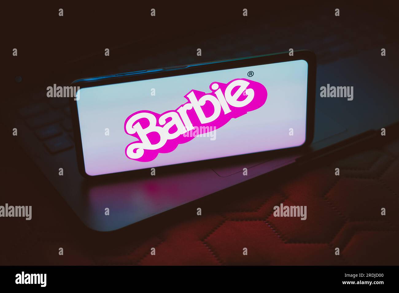 Brasile. 21 luglio 2023. In questa foto, il logo Barbie del film visualizzato su uno smartphone. Credito: SOPA Images Limited/Alamy Live News Foto Stock