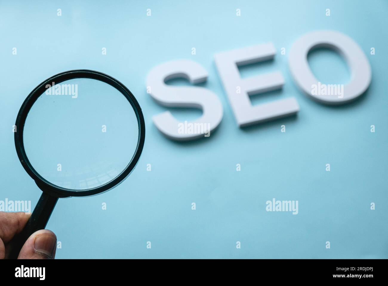 Alfabeto SEO. Ottimizzazione dei motori di ricerca.concetto di marketing, classifica, traffico di Internet business Technology del sito web. Foto Stock