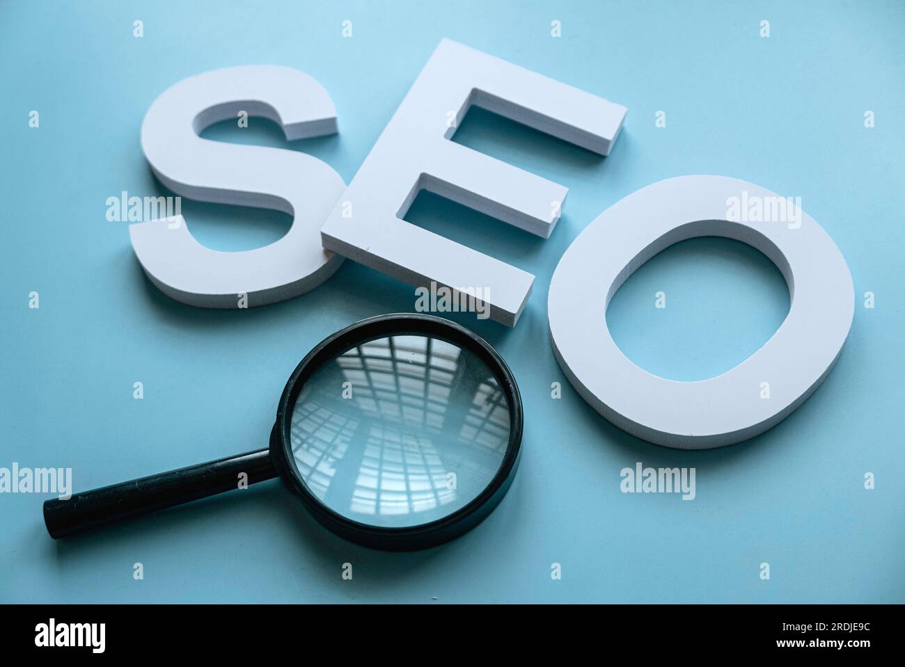 Alfabeto SEO. Ottimizzazione dei motori di ricerca.concetto di marketing, classifica, traffico di Internet business Technology del sito web. Foto Stock