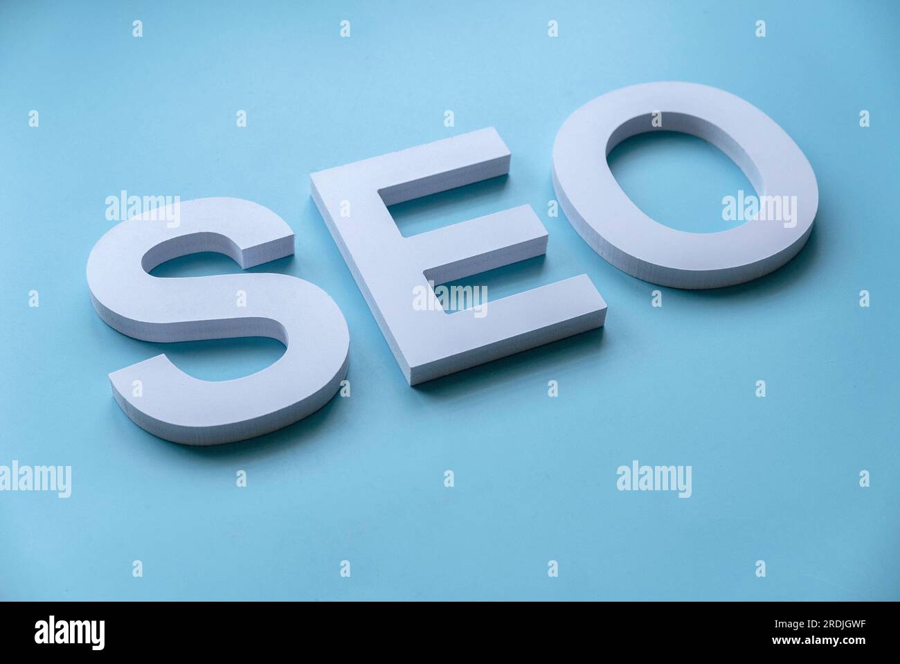 Alfabeto SEO. Ottimizzazione dei motori di ricerca.concetto di marketing, classifica, traffico di Internet business Technology del sito web. Foto Stock