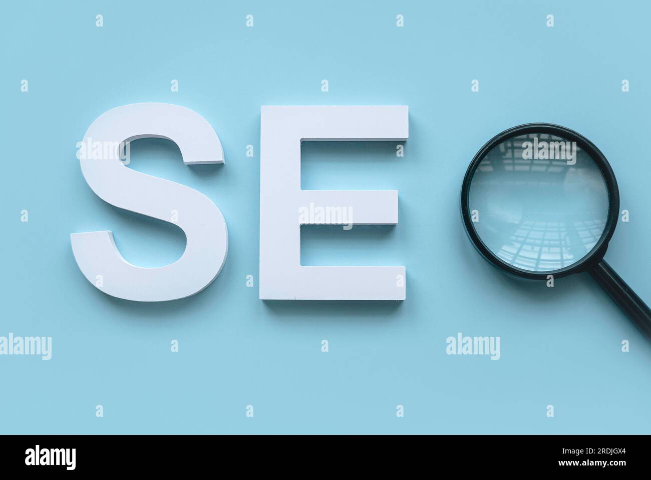 Alfabeto SEO. Ottimizzazione dei motori di ricerca.concetto di marketing, classifica, traffico di Internet business Technology del sito web. Foto Stock