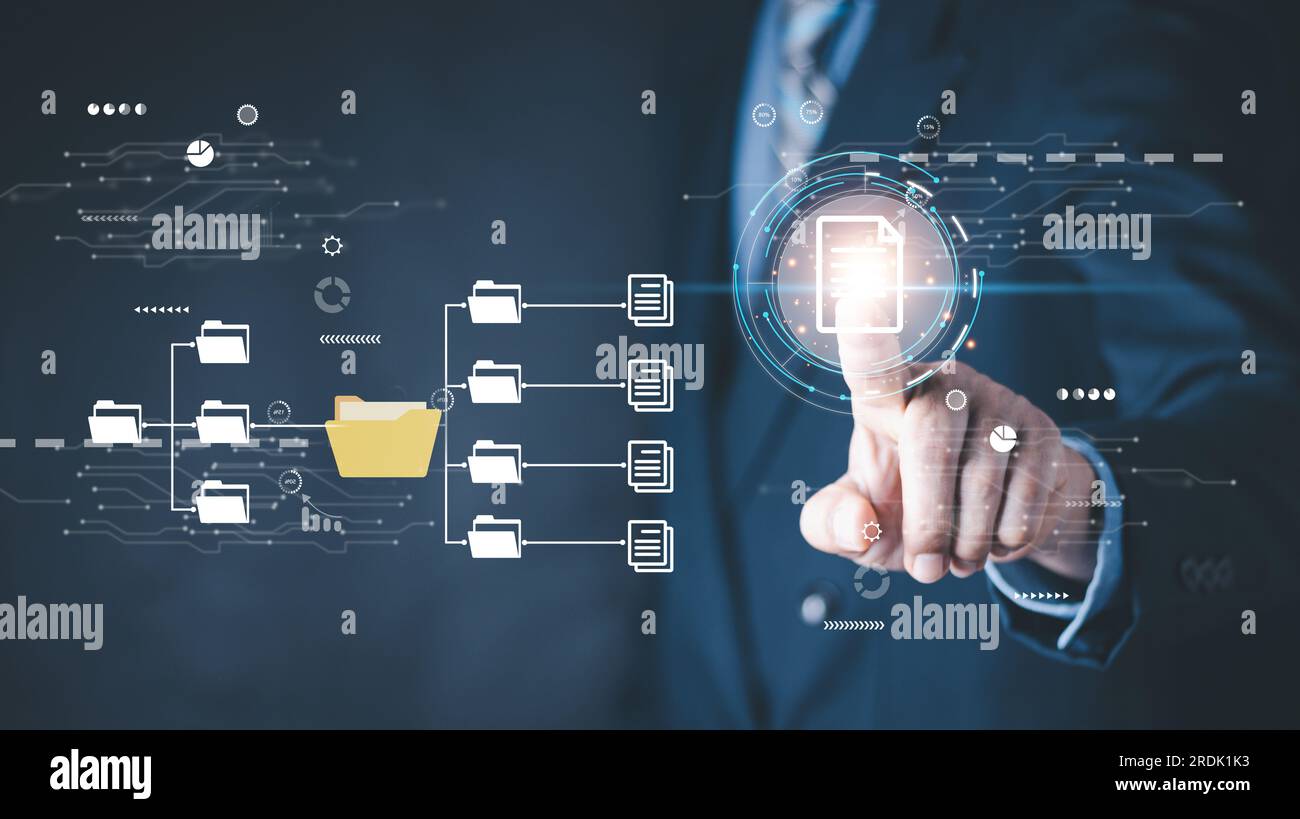 Document Management System viene utilizzato per archiviare, cercare e gestire i processi di controllo e gli utenti per i file e i dati aziendali in un concetto di organizzazione con Foto Stock