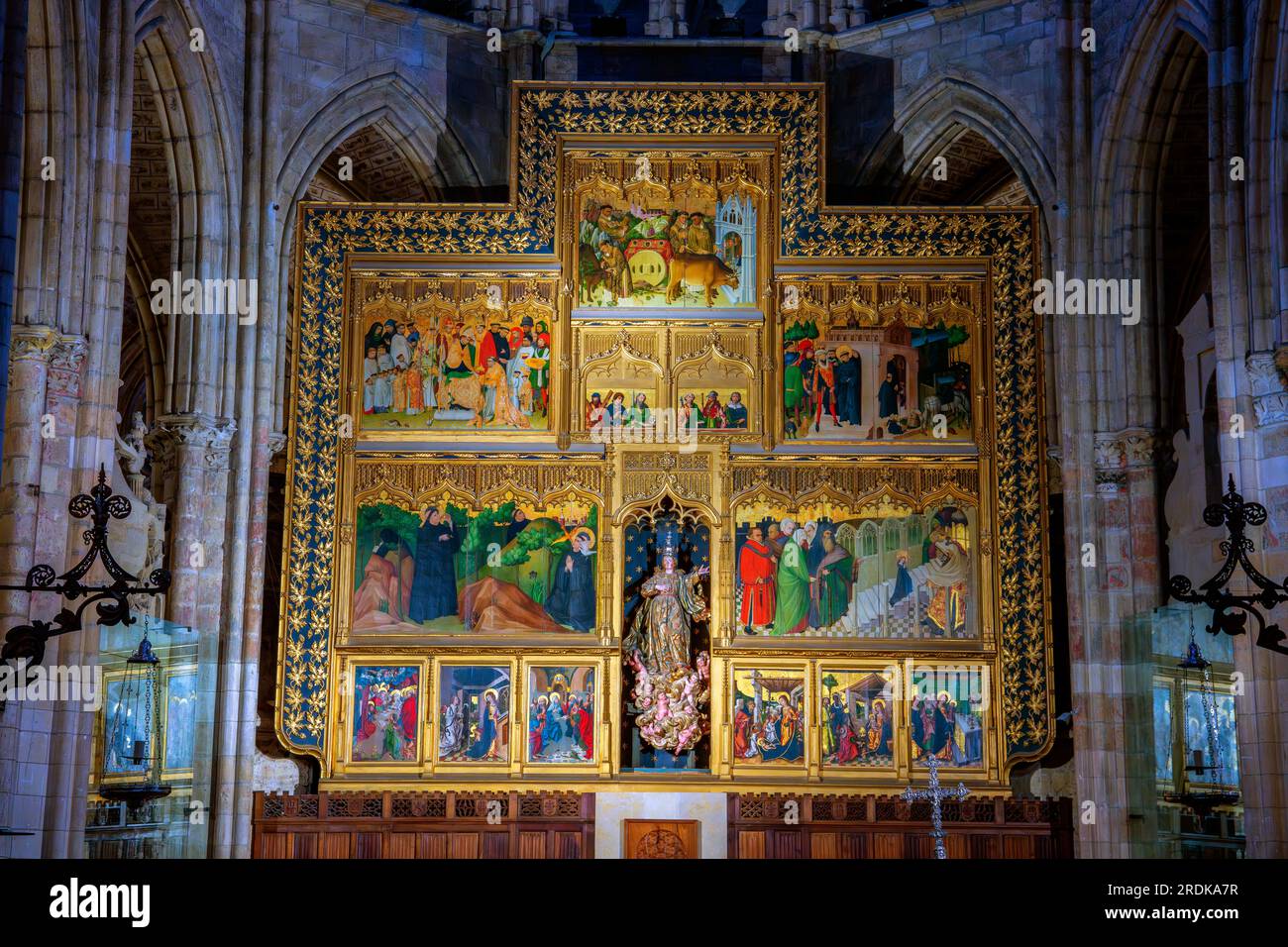 Cattedrale di Santa María de Regla, Leon. Castilla León, Spagna. Cattedrale del X secolo quando il re di León Ordoño II lasciò che la prima cattedrale fosse er Foto Stock