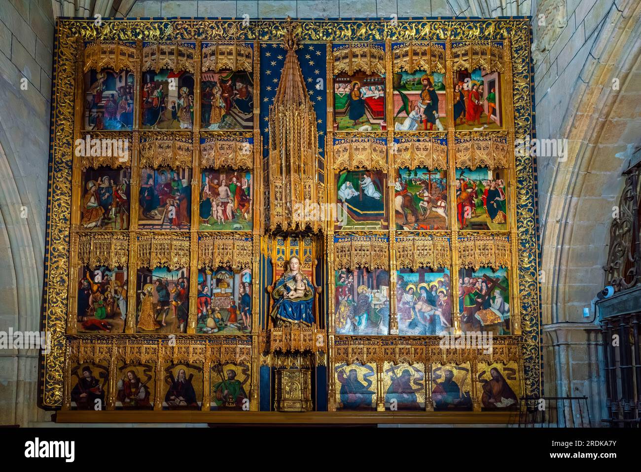 La Cattedrale di Santa María de Regla, Leon. Castilla León, Spagna. Cattedrale di León dal X secolo quando il re di León Ordoño II lasciò la prima cattedrale b Foto Stock
