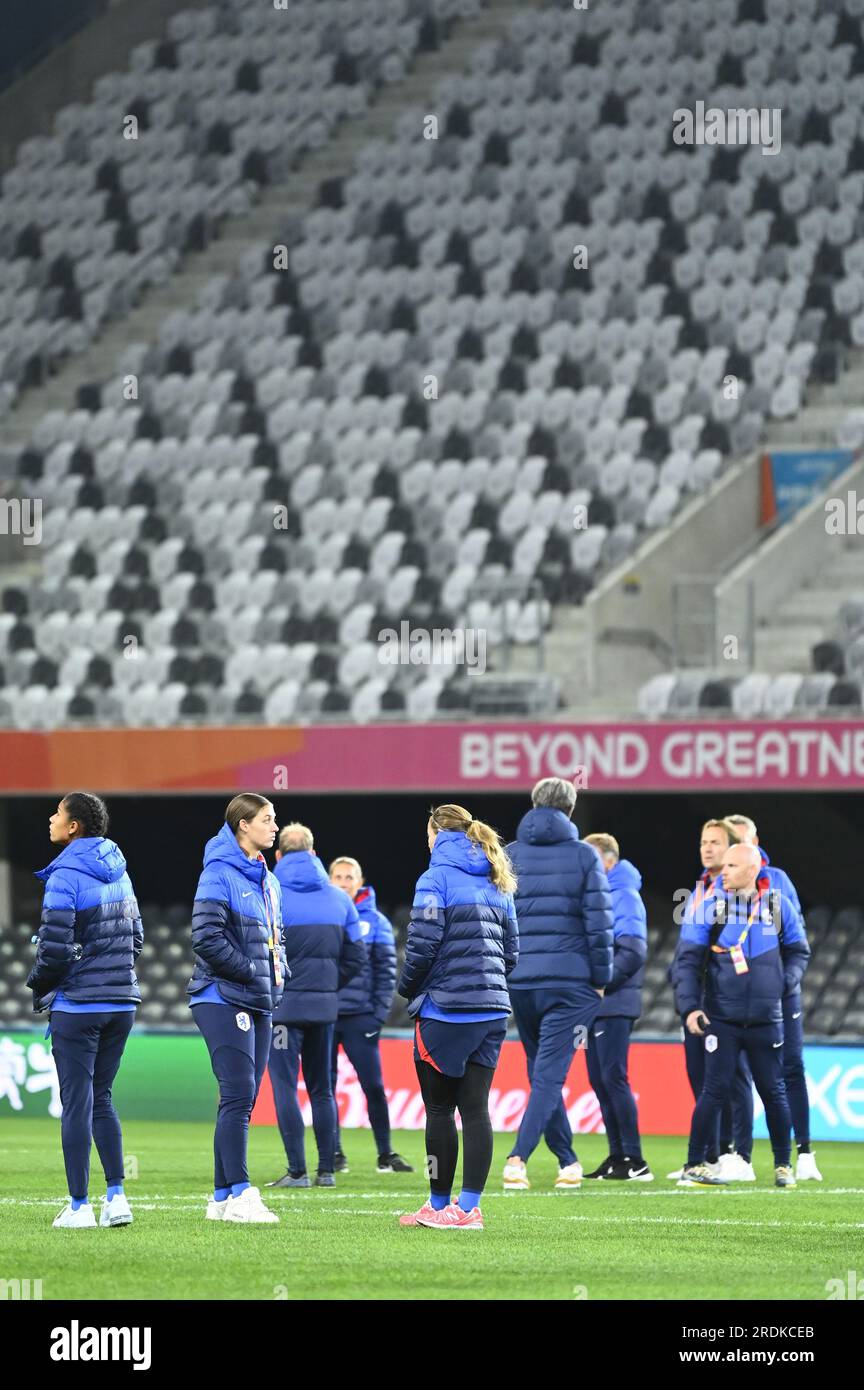 DUNEDIN - giocatori della nazionale olandese durante un'ispezione dello stadio coperto Forsyth Barr, alla vigilia della partita contro il Portogallo. L'Orange si sta preparando per la prima partita a gironi ai Mondiali di nuova Zelanda e Australia. ANP BLAKE ARMSTRONG Foto Stock