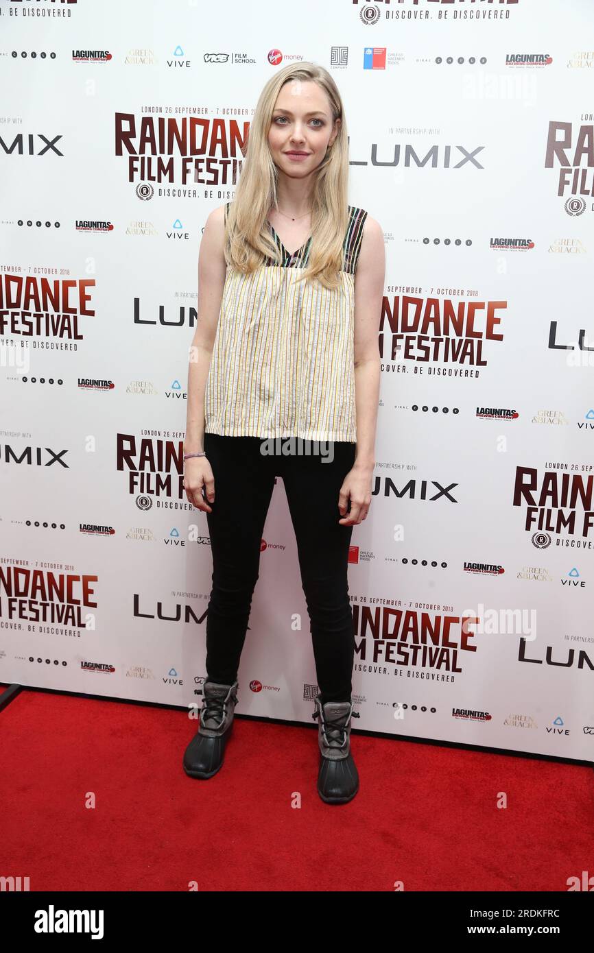 Amanda Seyfried partecipa alla prima mondiale di "Holy Moses" durante il Raindance Film Festival al Vue Piccadilly di Londra. Foto Stock