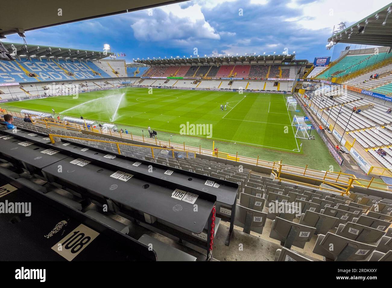 Brugge, Belgio. 22 luglio 2023. BRUGGE, BELGIO - 22 LUGLIO: Una panoramica generale degli interni prima della partita amichevole pre-stagionale tra il Club Brugge KV e AZ Alkmaar al Jan Breydelstadion il 22 luglio 2023 a Brugge, Belgio. (Foto di Joris Verwijst/Orange Pictures) credito: Orange Pics BV/Alamy Live News Foto Stock