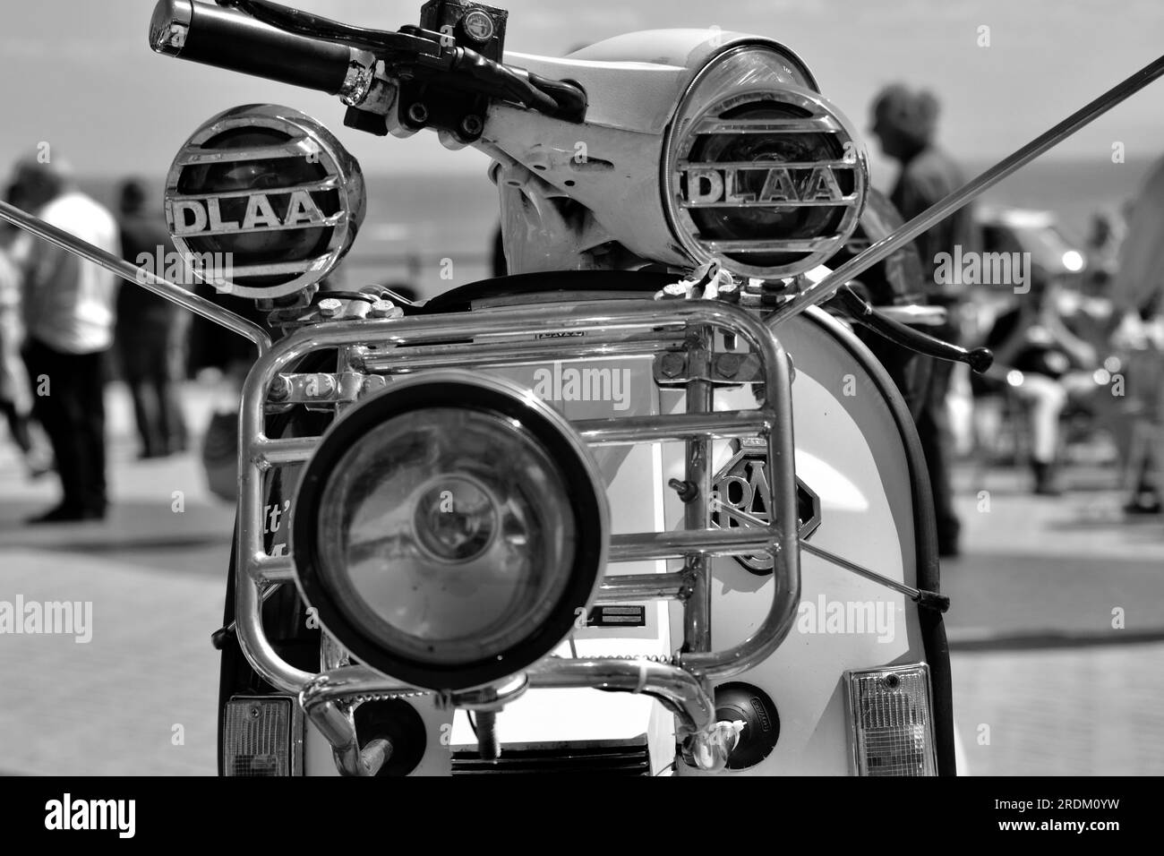 Primo piano di uno scooter mod d'epoca, immagine iconica degli anni '60 e '70 Foto Stock