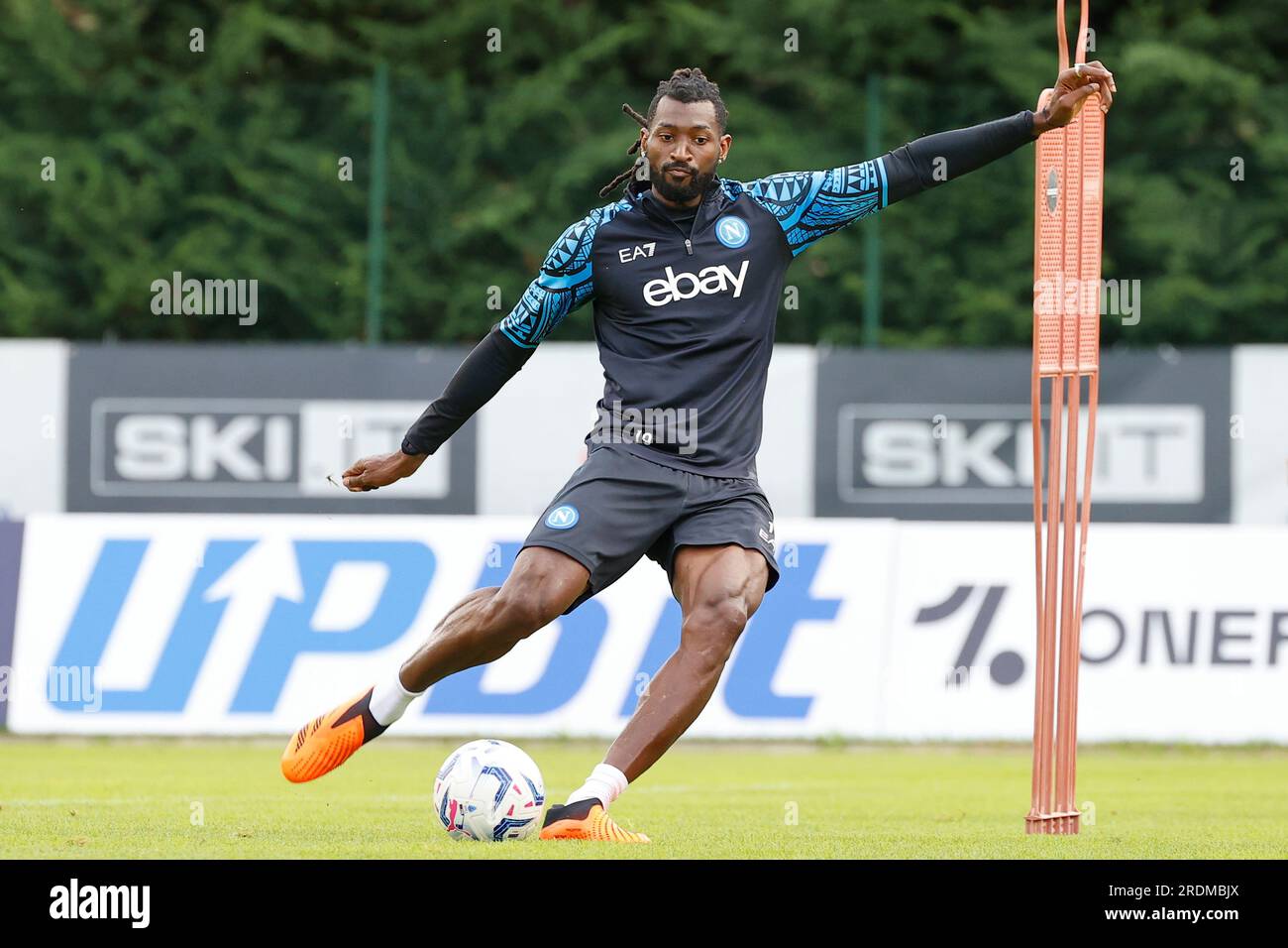 Dimaro, Napoli, Italia. 22 luglio 2023. Andre Frank Anguissa del Napoli, durante una partita amichevole di calcio pre-stagionale contro Anaune, Dimaro Italia (Credit Image: © Ciro De Luca/ZUMA Press Wire) SOLO EDITORIALE! Non per USO commerciale! Foto Stock