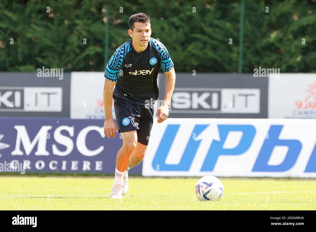 Dimaro, Napoli, Italia. 22 luglio 2023. Hirving Lozano di Napoli, durante una partita amichevole di calcio pre-stagionale contro Anaune, Dimaro Italia (Credit Image: © Ciro De Luca/ZUMA Press Wire) SOLO EDITORIALE! Non per USO commerciale! Foto Stock