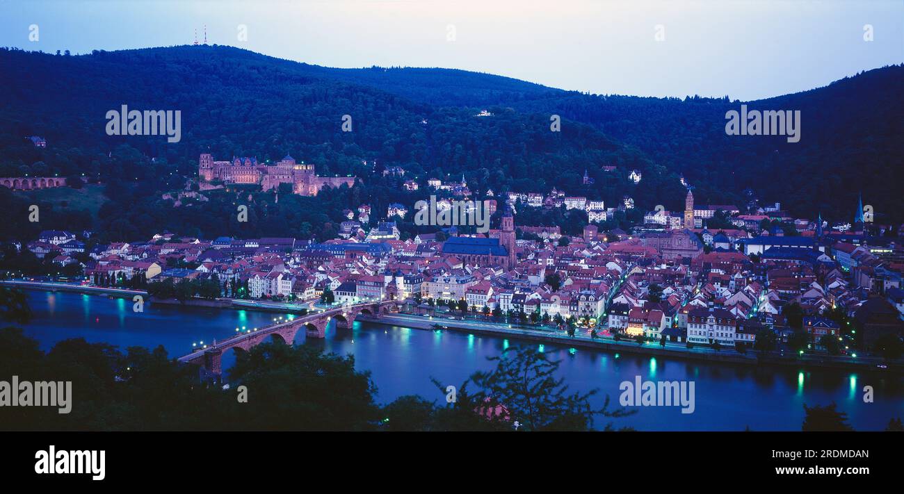 Germania. Heidelberg. Panoramica della città al tramonto. Foto Stock