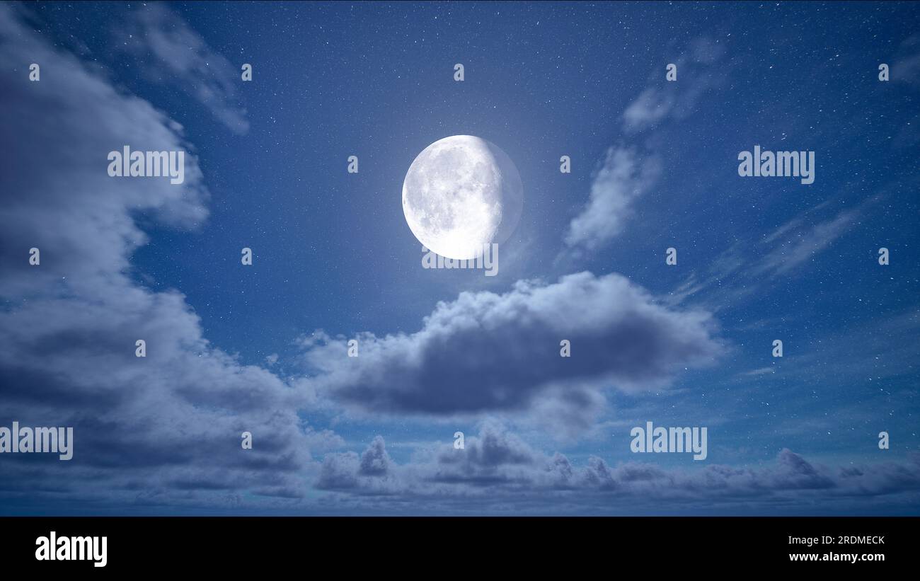 Notte di luna piena e cielo blu stellato con nuvole in movimento. La luna sul cielo nuvoloso. Sfondo della notte di Natale. Bellissimo paesaggio nuvoloso Foto Stock