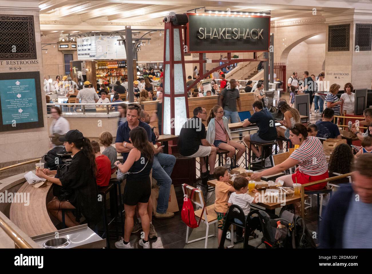 Shake Shack nell'atrio ristorante al piano inferiore del Grand Central Terminal, 2023, New York City, USA Foto Stock