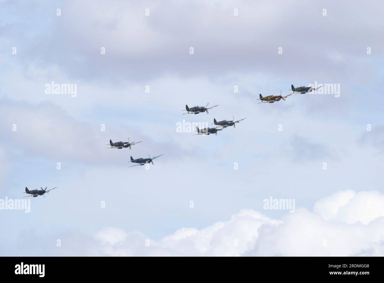 Vickers, Supermarine, Spitfire, formazione, Flying Legends, 2023, Church Fenton, Leeds, Inghilterra. Foto Stock