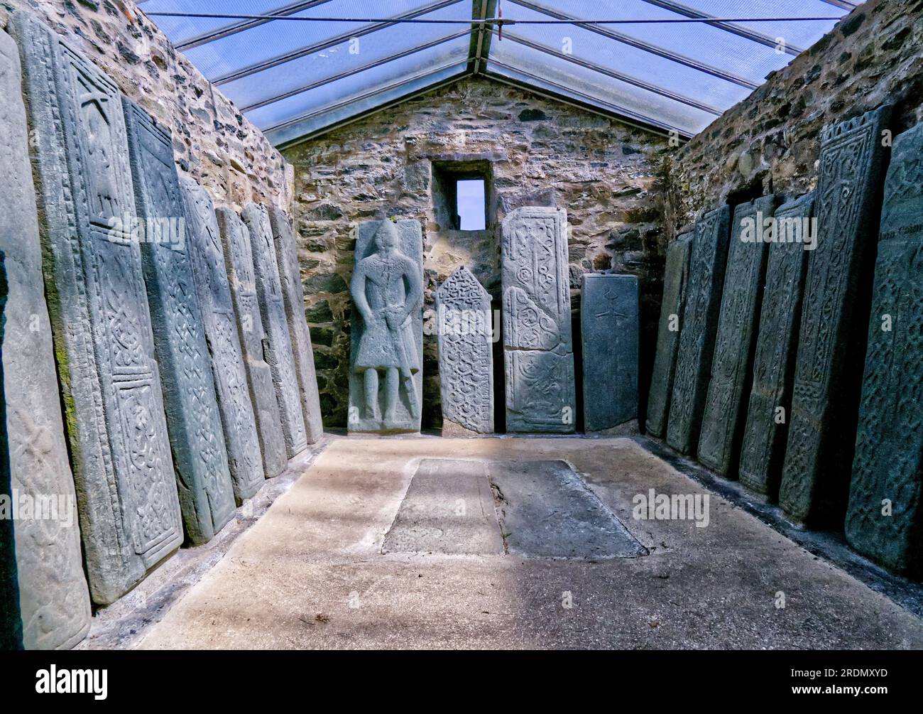 Le pietre di Kilmartin - lastre tombali di antichi tani e cavalieri scozzesi. Parte di Kilmartin Glen, Argyll, Scozia Foto Stock