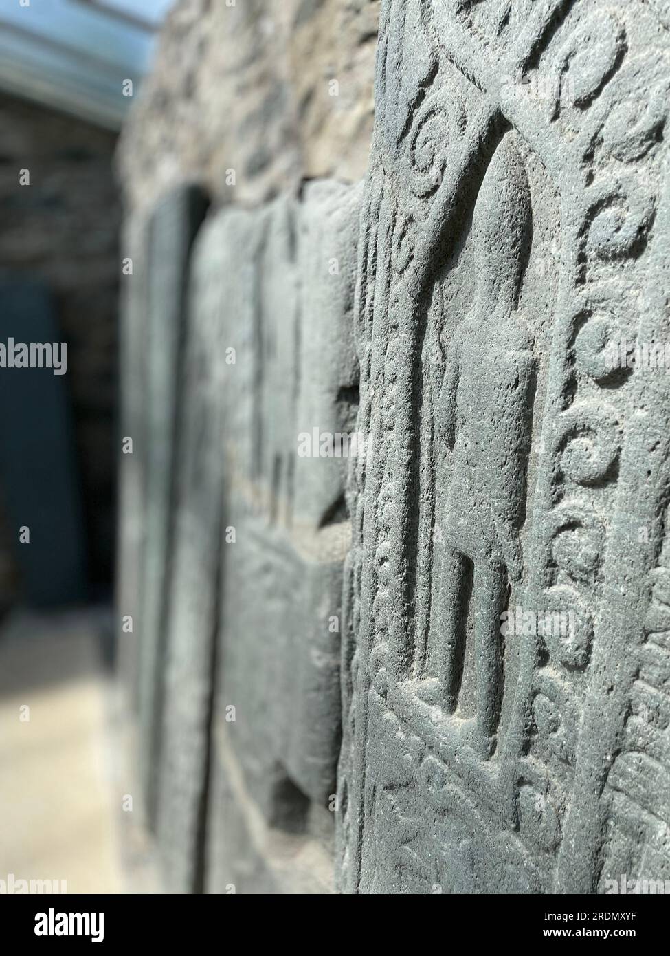 Le pietre di Kilmartin - lastre tombali di antichi tani e cavalieri scozzesi. Parte di Kilmartin Glen, Argyll, Scozia Foto Stock