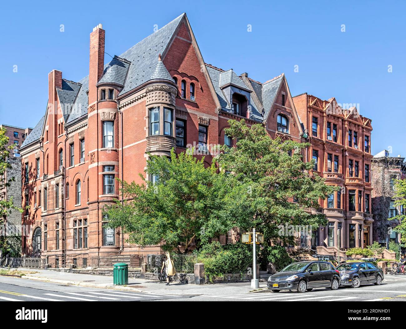 Clinton Hill Historic District: 404-400 Washington Avenue, case a file in stile Queen Anne progettate da Mercein Thomas, costruite nel 1885. Foto Stock