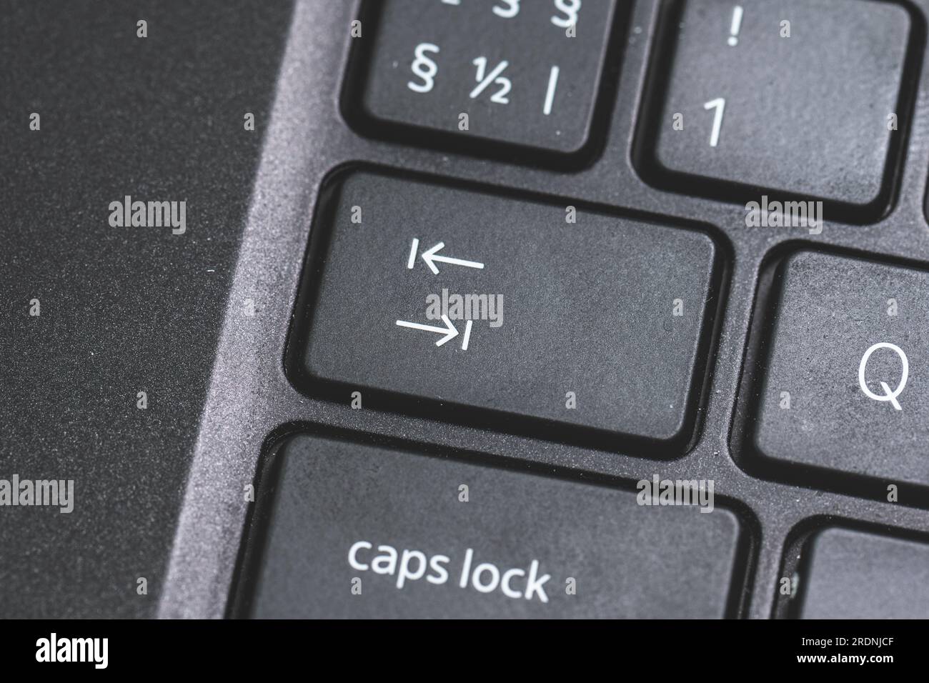 Tasto Tab su una tastiera nera del notebook Foto stock - Alamy