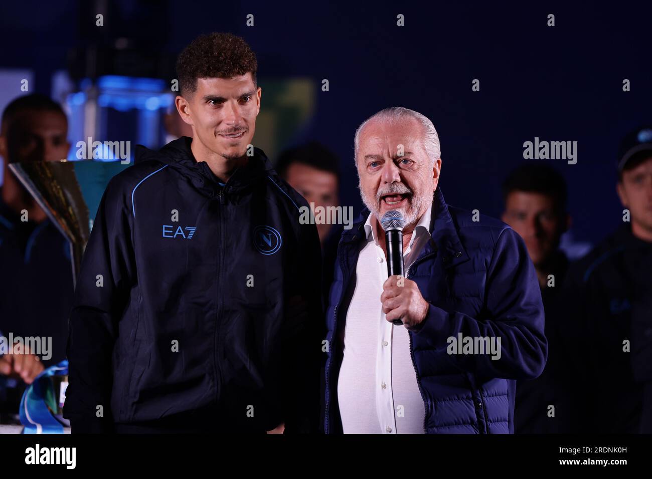 il presidente italiano del Napoli SSC Aurelio De Laurentiis e il difensore italiano del Napoli SSC Giovanni di Lorenzo durante la presentazione ufficiale del Napoli 2023-24. Foto Stock