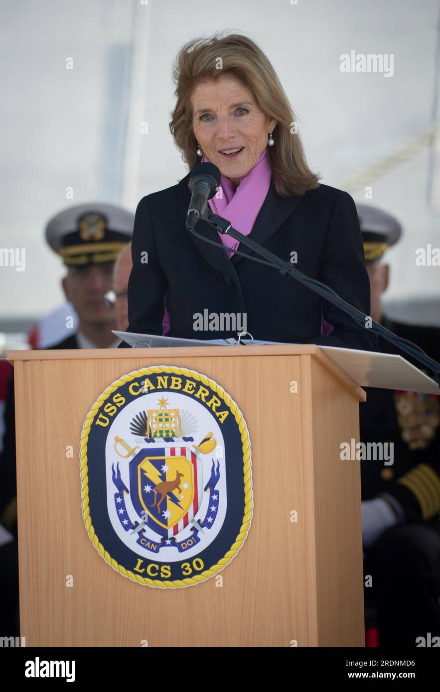 Sydney, Australia. 22 luglio 2023. STATI UNITI Ambasciatrice in Australia Caroline Kennedy, pronuncia osservazioni durante la cerimonia di messa in servizio della USS Canberra, 22 luglio 2023 a Sydney, Australia. Crediti: MC1 Mark Faram/U.S. Navy Photo/Alamy Live News Foto Stock