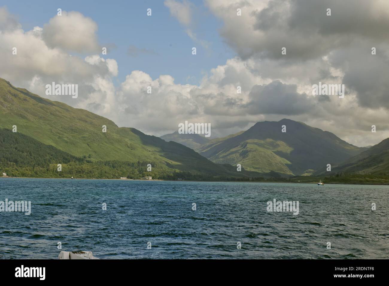 Lasciando Loch Nevis sulla strada per Mallaig Foto Stock