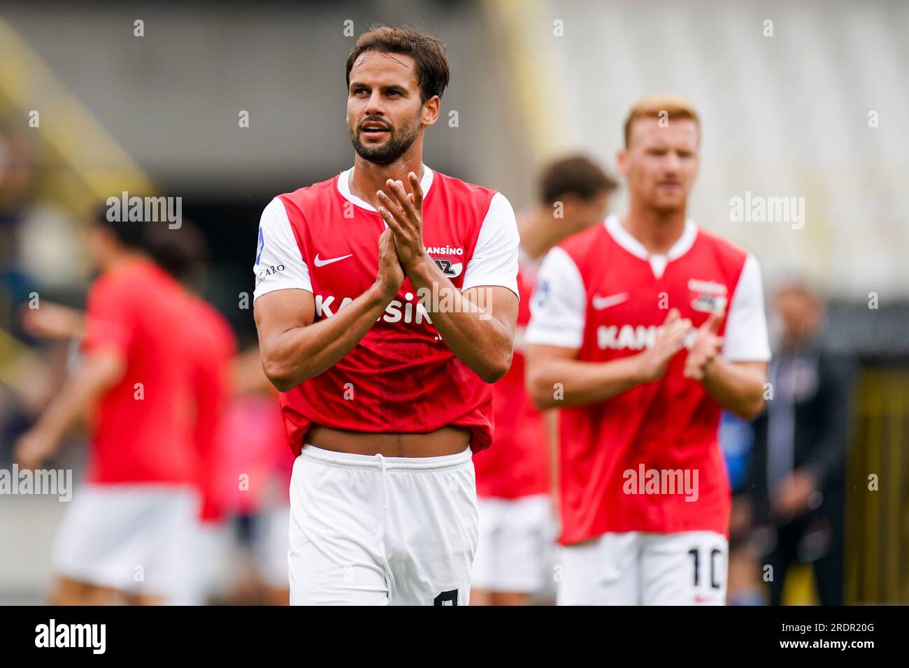 Brugge, Belgio. 22 luglio 2023. BRUGGE, BELGIO - 22 LUGLIO: Pantelis Hatzidiakos di AZ Alkmaar applaude per i tifosi dopo la partita amichevole pre-stagionale tra Club Brugge KV e AZ Alkmaar al Jan Breydelstadion il 22 luglio 2023 a Brugge, Belgio (foto di Joris Verwijst/ Orange Pictures) credito: Orange Pics BV/Alamy Live News Foto Stock