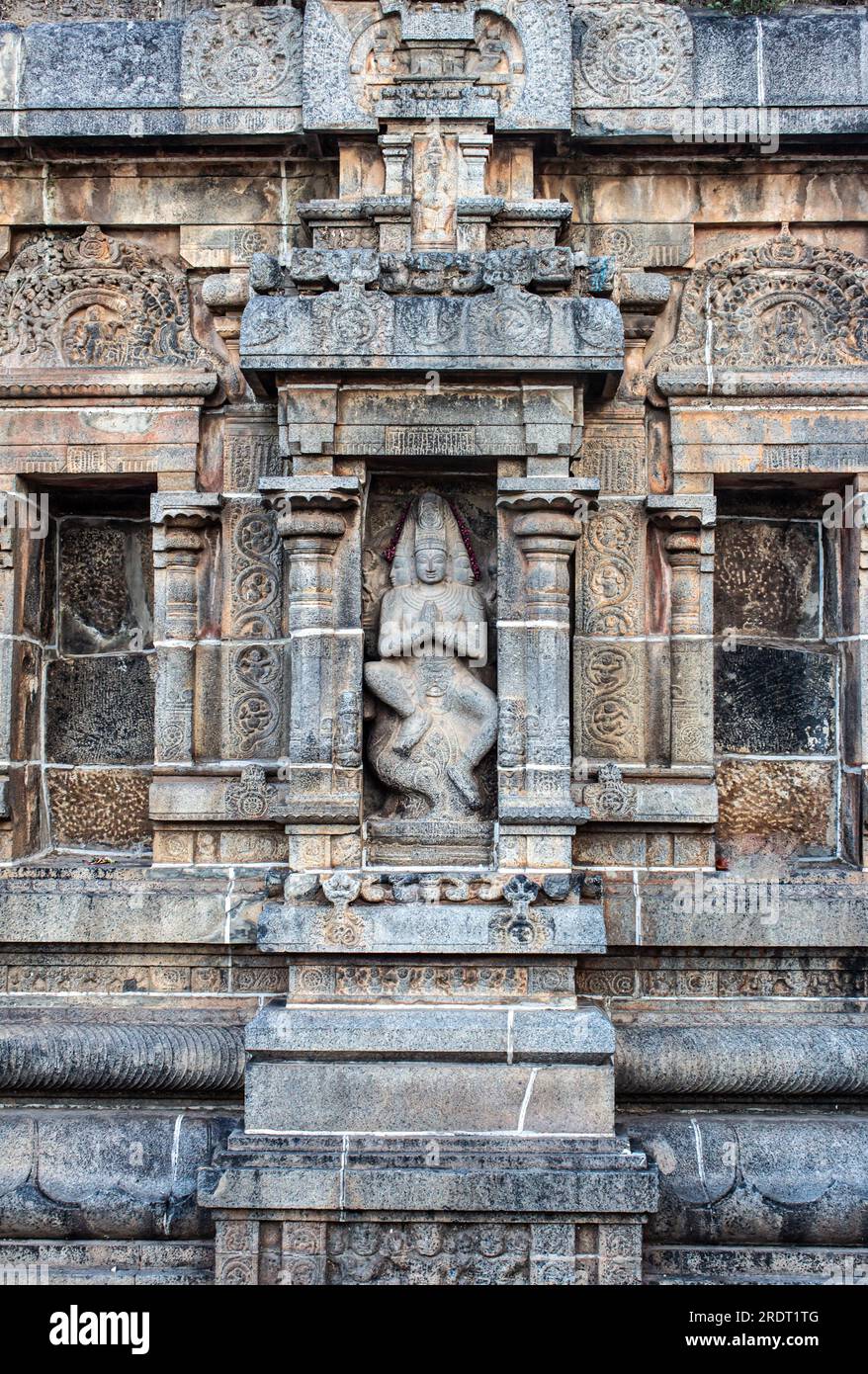 La statua di Brahma nella torre del tempio di Thillai Nataraja, chiamata anche Chidambaram Nataraja Temple, è un tempio indù dedicato a nata Foto Stock