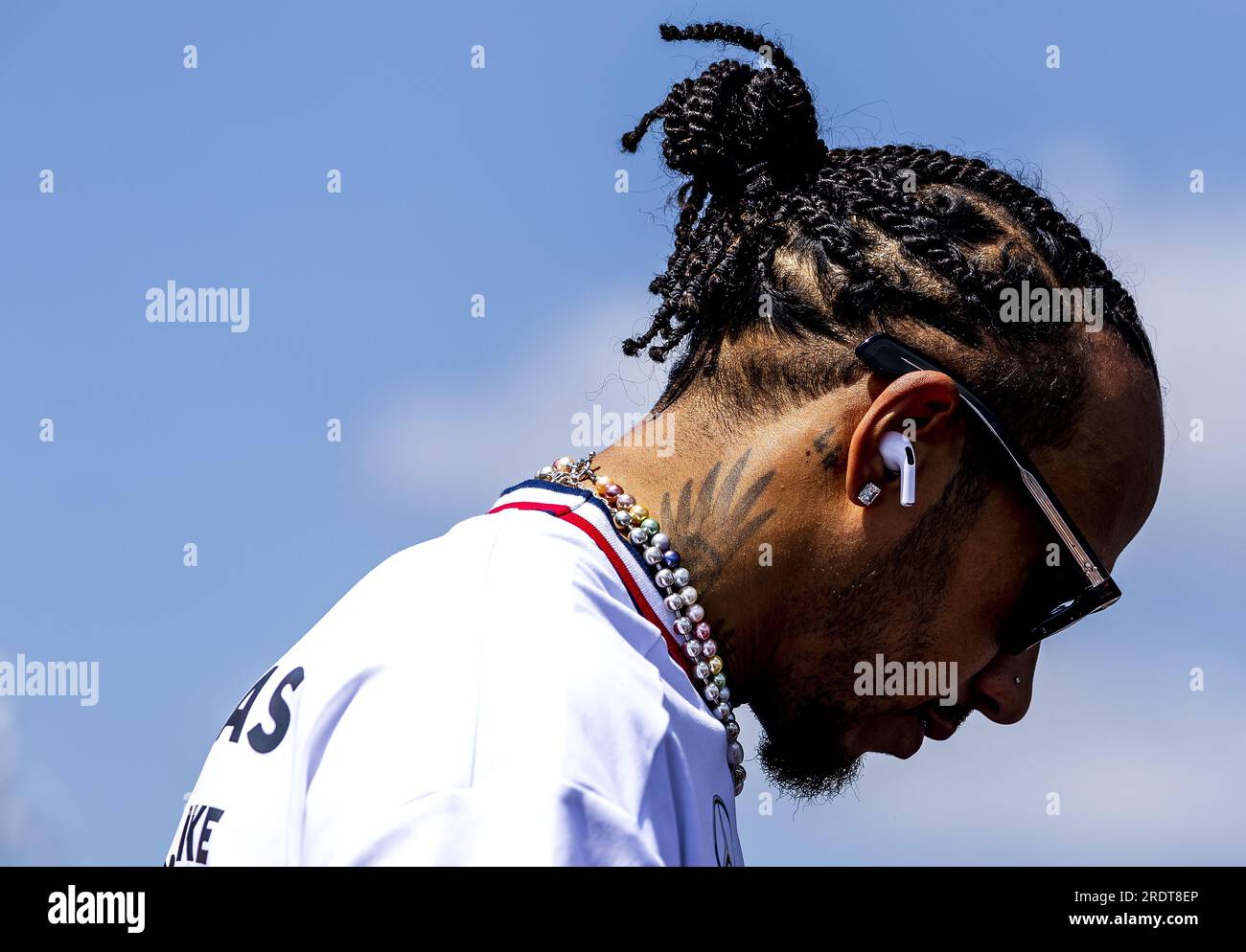 BUDAPEST - Lewis Hamilton (Mercedes) davanti al Gran Premio d'Ungheria all'Hungaroring. ANP REMKO DE WAAL Foto Stock