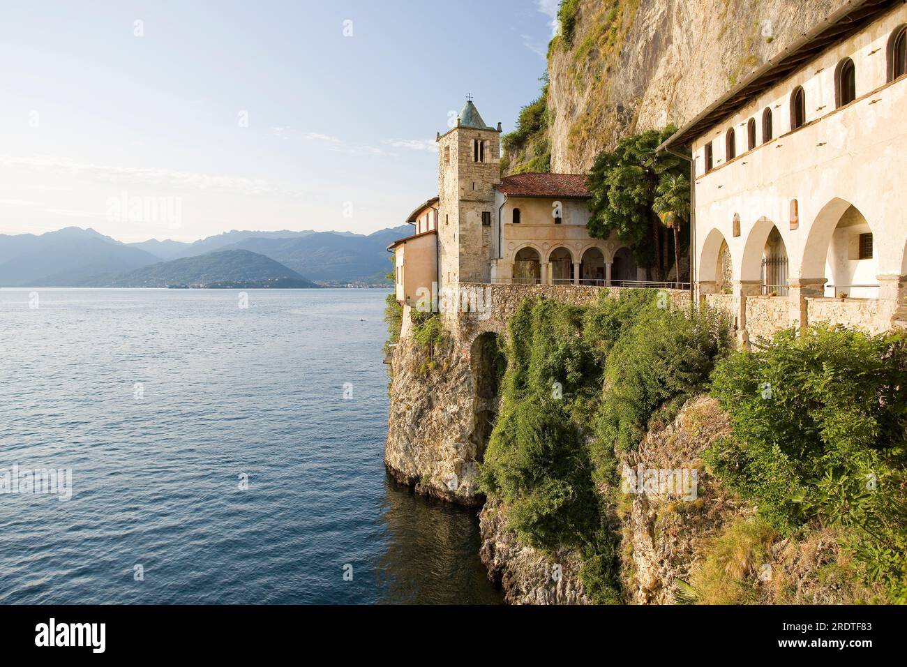 Santa Caterina del Sasso, Lago maggiore, Lombardia, Italia. Foto Stock