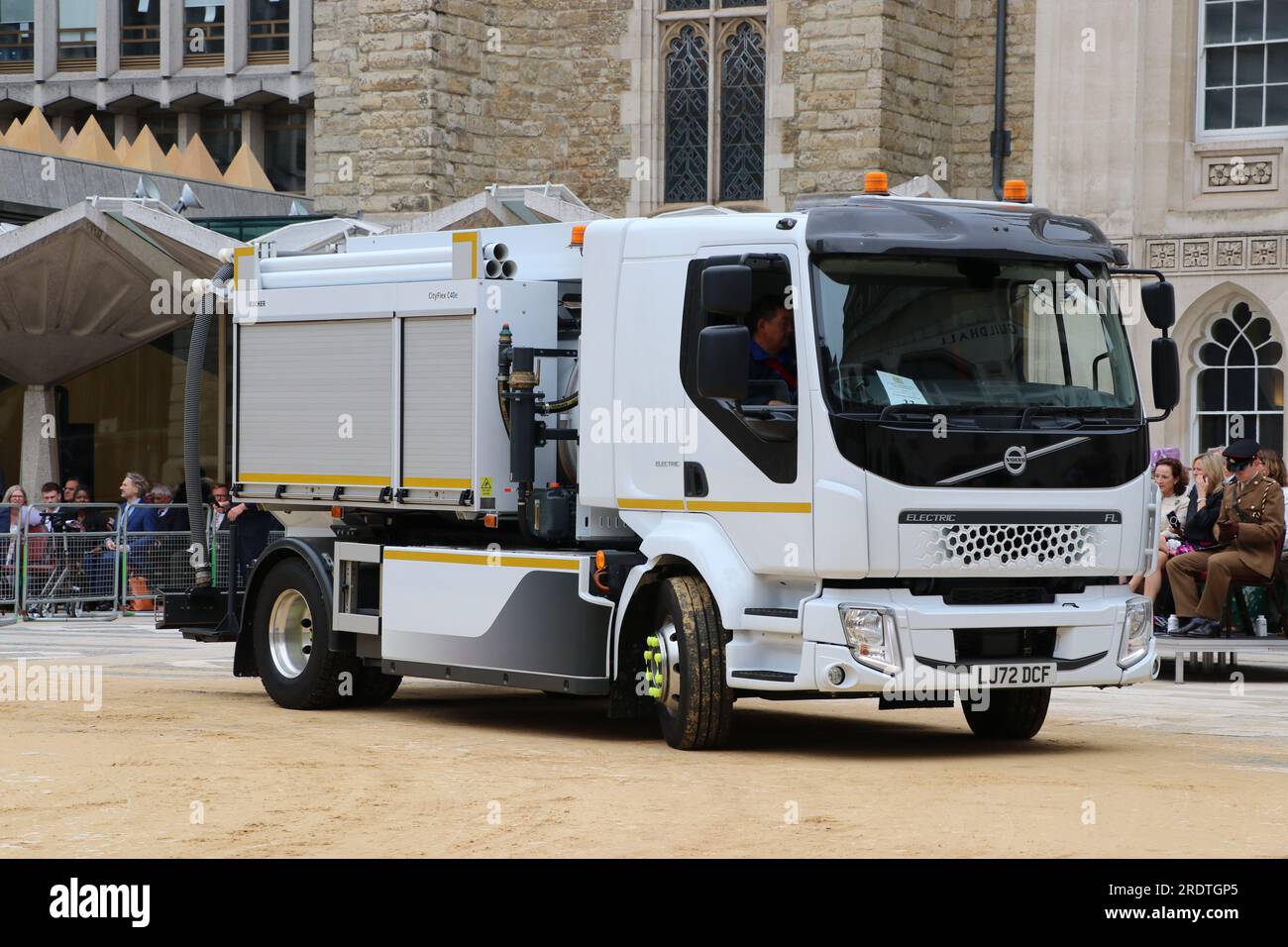 VEICOLO ELETTRICO PER LA PULIZIA DEL DRENAGGIO VOLVO FL CITY FLEX C40E BUCHER ALLA CERIMONIA DI MARCATURA DEL CARRELLO DEL 2023 Foto Stock