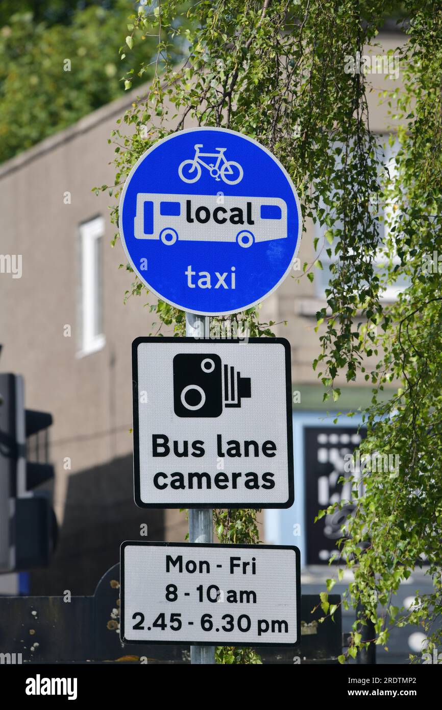 Edimburgo Scozia, Regno Unito 23 luglio 2023. Porta degli autobus Low Traffic Neighbourhood (LTN) su Manse Road a Corstorphine. credit sst/alamy live news Foto Stock