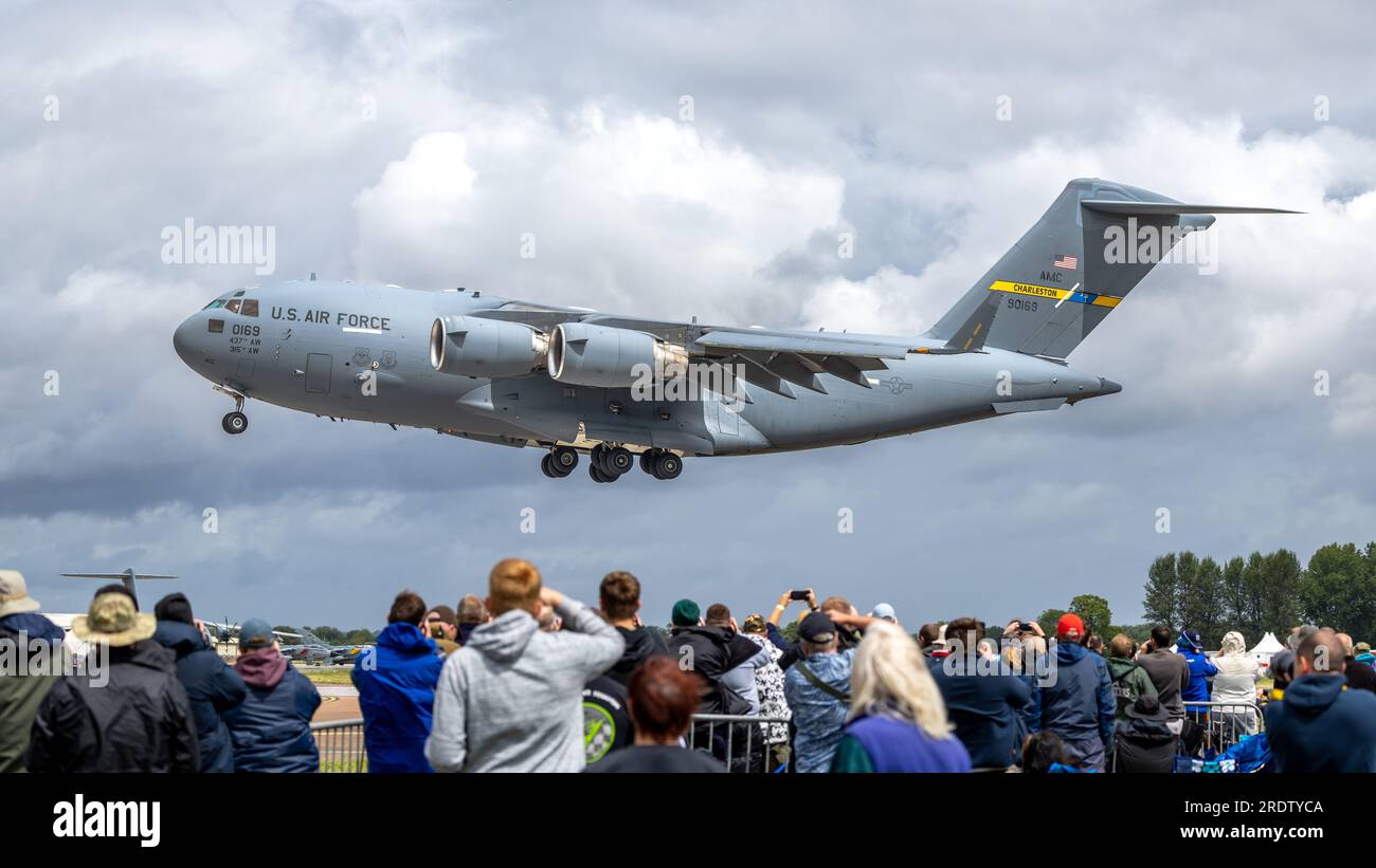 Boeing C-17A Globemaster III, in arrivo alla RAF Fairford per il Royal International Air Tattoo 2023. Foto Stock