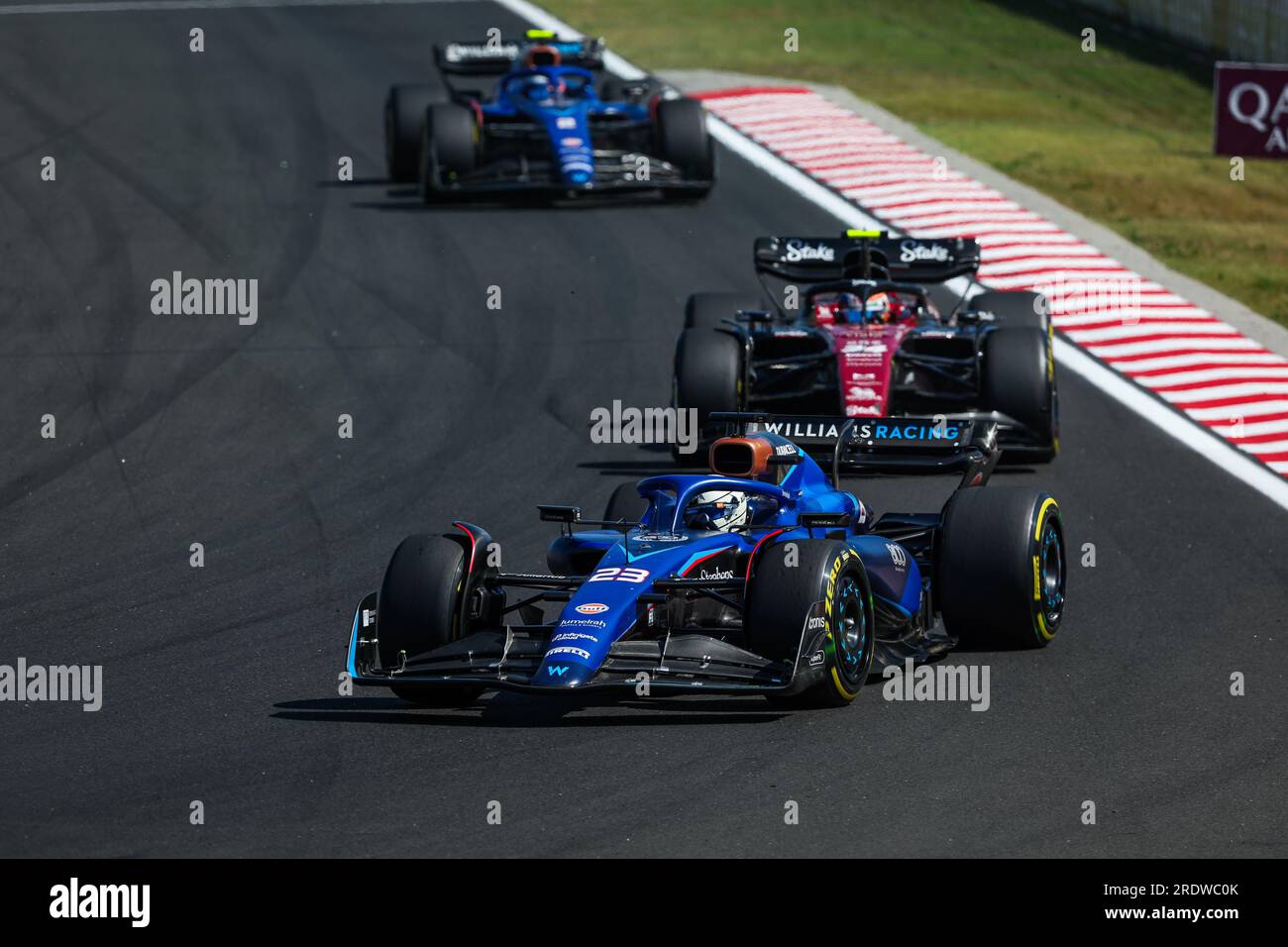 23 ALBON Alexander (tha), Williams Racing FW45, 24 ZHOU Guanyu (chi), Alfa Romeo F1 Team Stake C43, azione durante il Gran Premio d'Ungheria di Formula 1 Qatar Airways 2023, undicesimo round del Campionato del mondo di Formula 1 2023 dal 21 al 23 luglio 2023 sull'Hungaroring, a Mogyorod, Ungheria Foto Stock