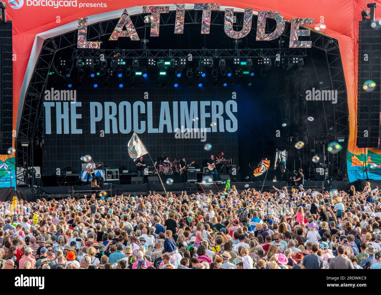 Henham Park, Suffolk, Regno Unito. 21 luglio 2023. Band scozzese The Proclaimers che suona dal vivo al Latitude Festival. Credito: ernesto rogata/Alamy Live News Foto Stock