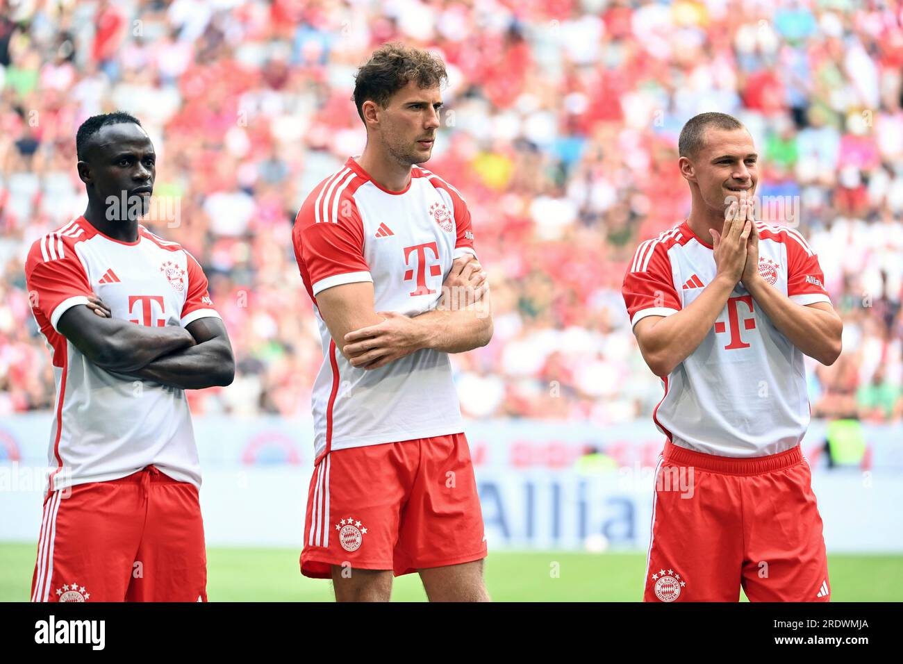 Sottobicchieri Bayern Monaco Set Da 12 - Carta Diametro 10,7 Cm Per Feste
