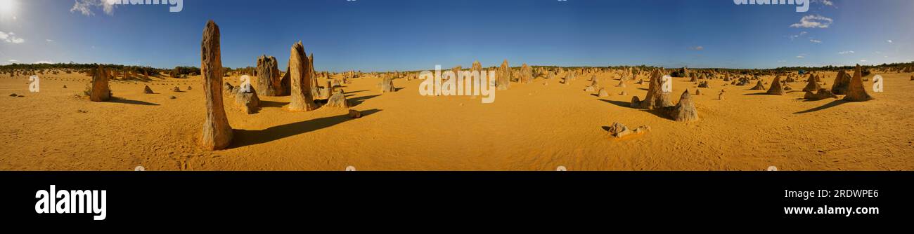 Deserto dei pinnacoli nel Parco Nazionale di Nambung, Australia Occidentale, paesaggio dall'area desertica con le pietre rocciose in piedi nella Shire di Dandar Foto Stock